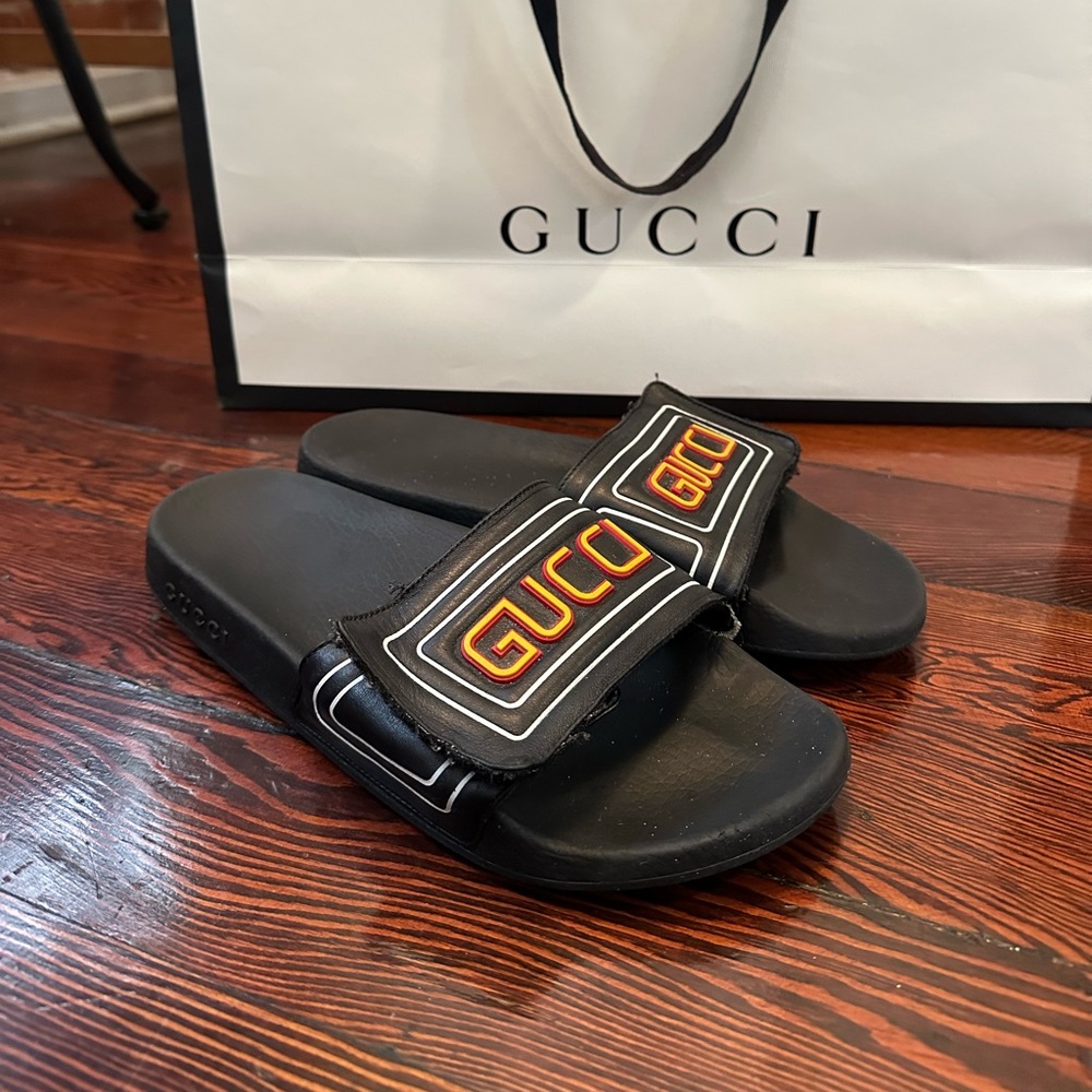 GUCCI SLIDES
